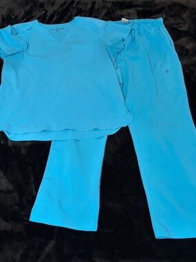 Easy Stretch scrub set